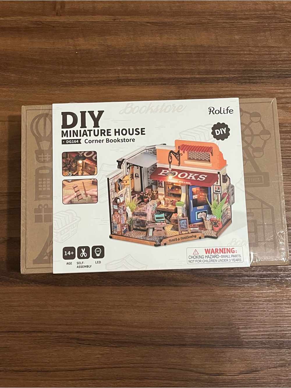 Rolife DIY Miniature Build - Corner Bookstore *New